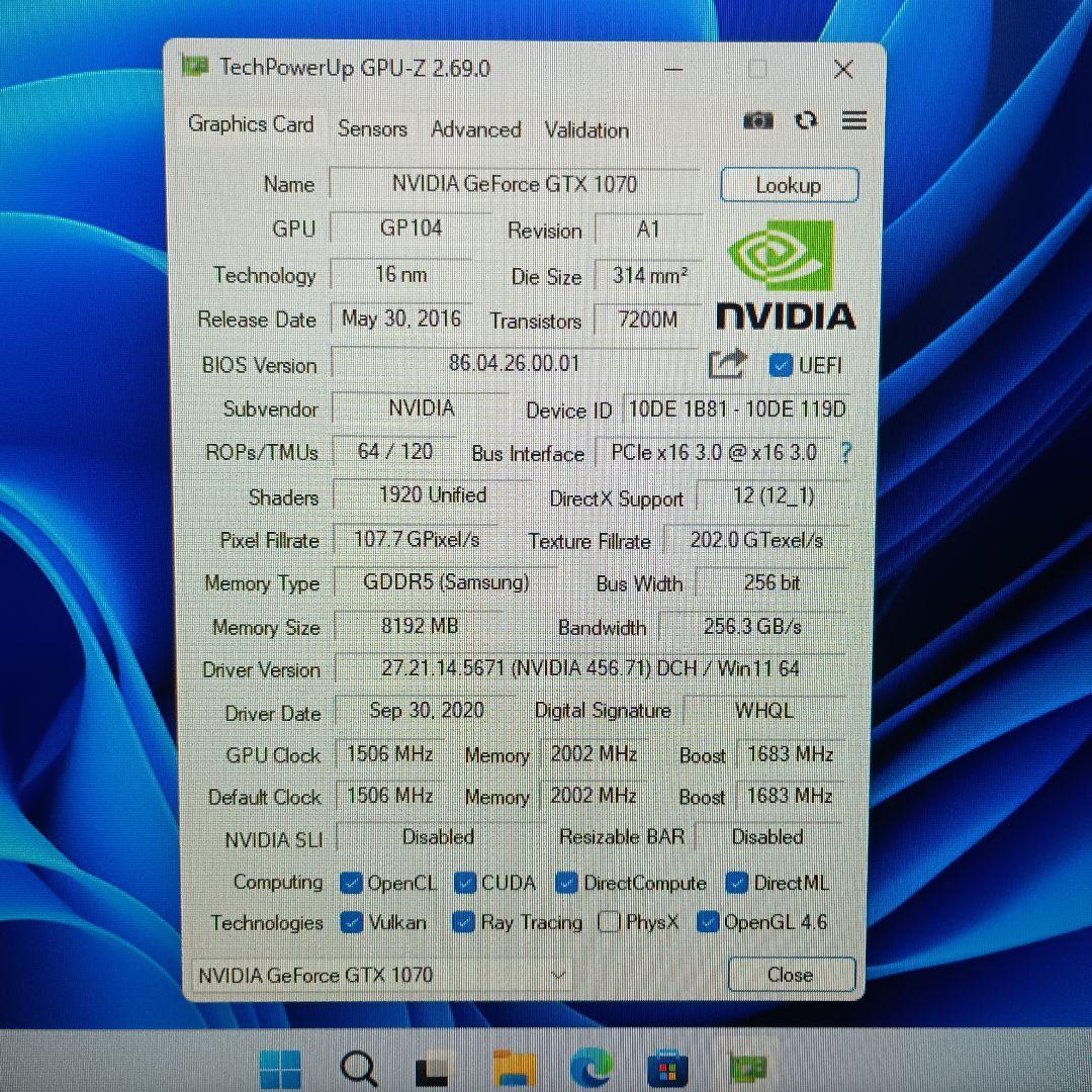 【ケース新品】Xeon(18C36T)メモリ16GB GTX1070 Win11