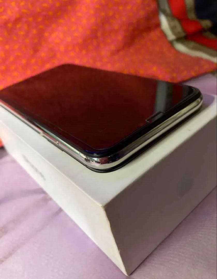 iPhone X 256GB シルバー　SIMロック解除済　美品？ 訳アリ