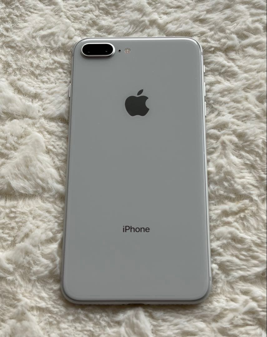 iPhone 8 Plus 本体　シルバー　＋　画面保護フィルム（新品）　セット