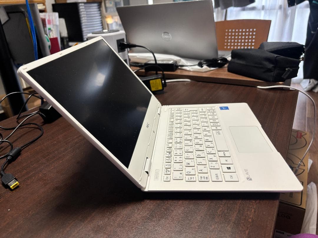 軽量A4ノート：NEC『PC-1M150KAW』 ホワイト Windows 11