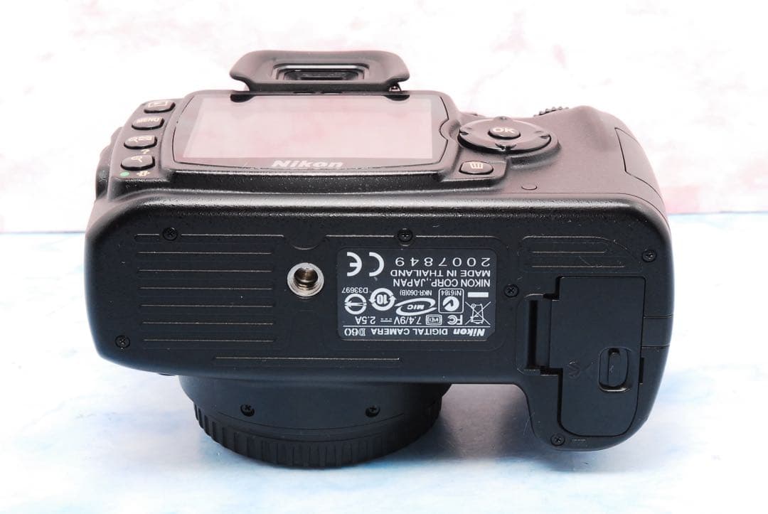 ニコン D60☆お花見や風景撮りに最適！☆一眼レフカメラ☆カメラバッグ付