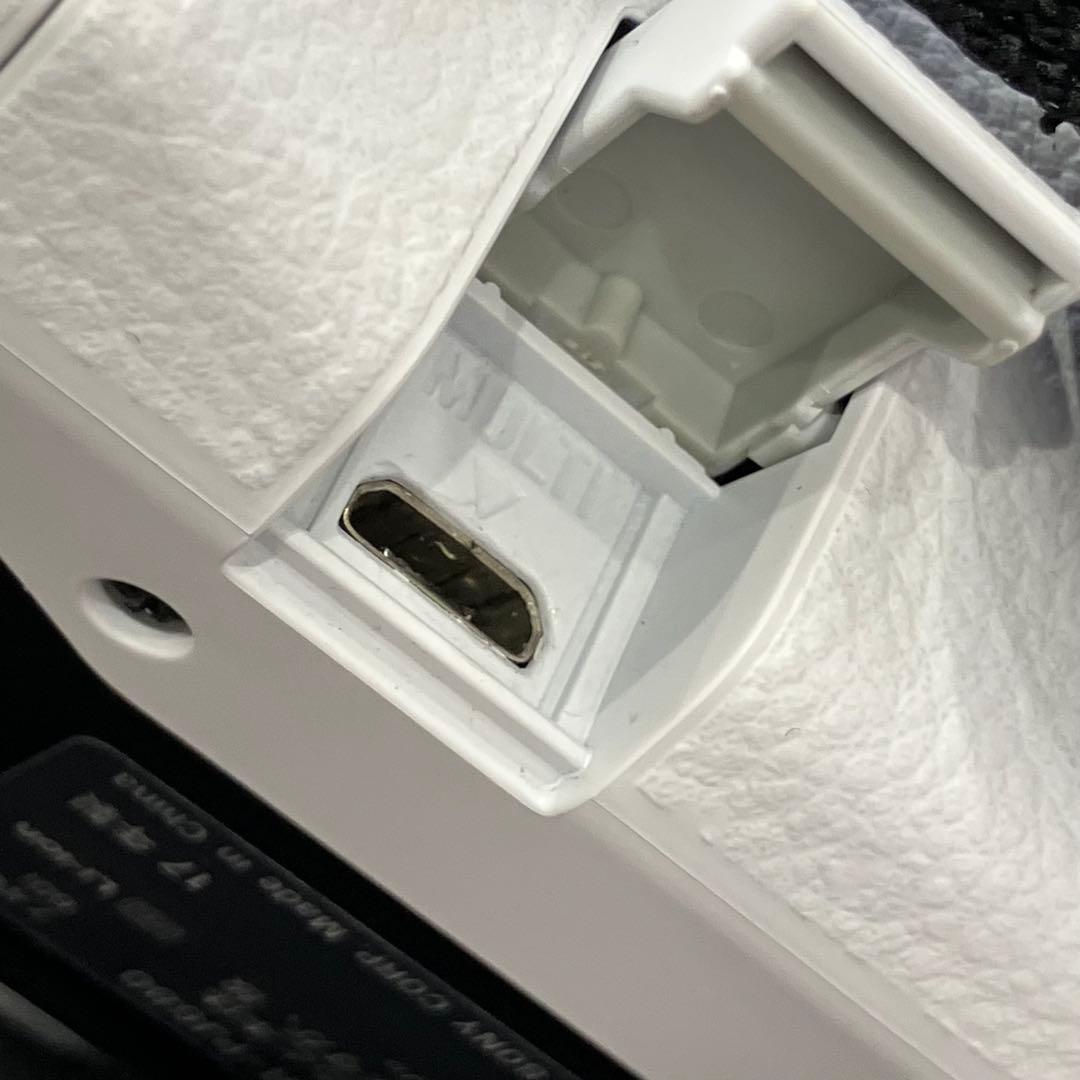 通電未確認 Sony HDR-PJ680ハンディカム ビデオカメラ 白本体