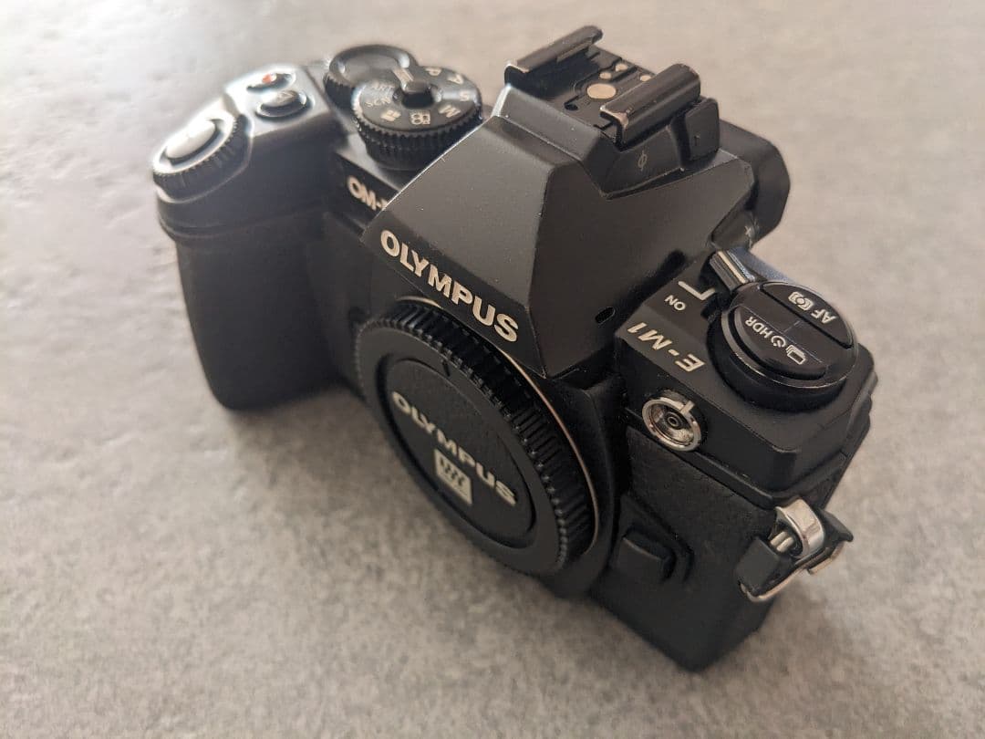 オリンパス OLYMPUS OM-D E-M1 ミラーレス一眼カメラ ブラック