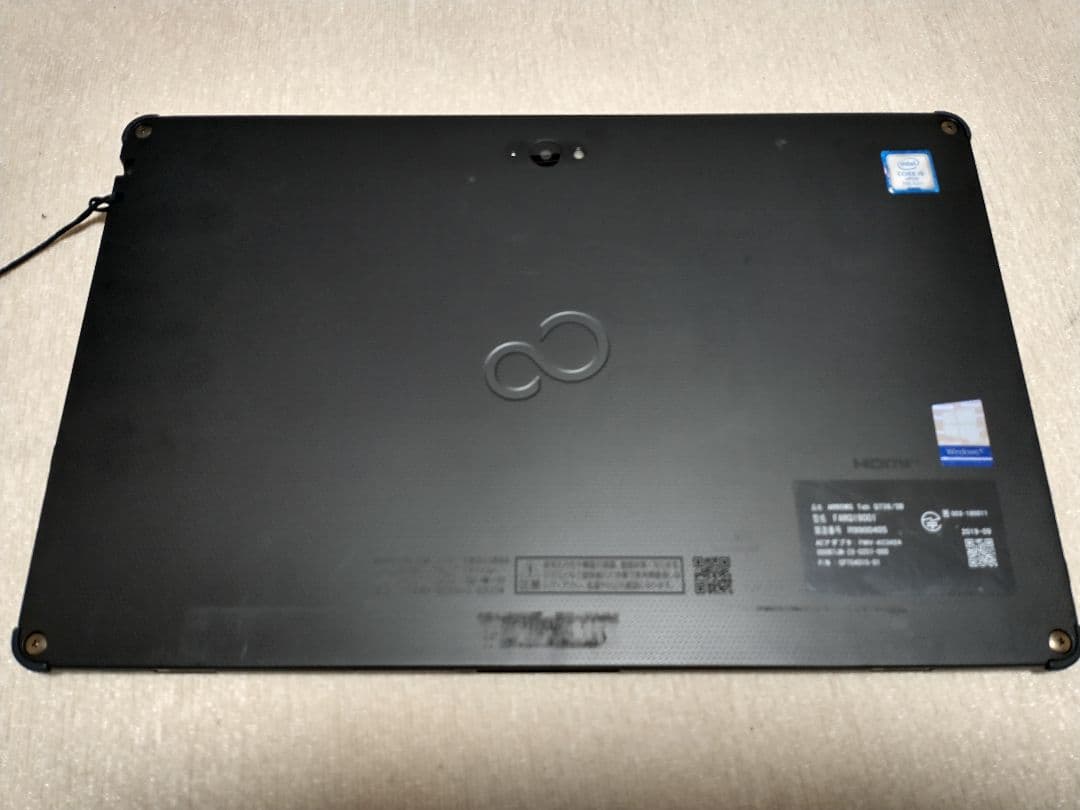 ARROWS Tab Q738/SB Core i5 7300U 富士通