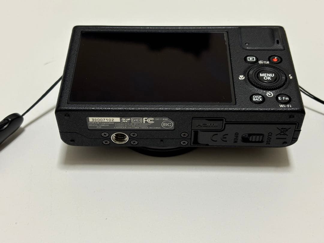 Fujifilm XQ1 高級コンパクトデジタルカメラ
