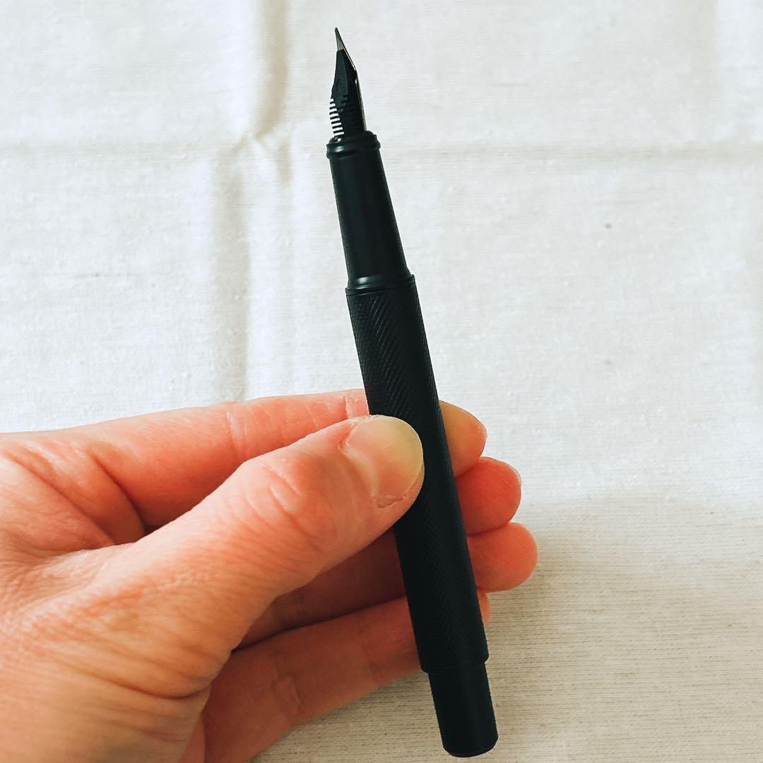 SCRIVI PENS ブラック万年筆 極細ペン先 インクカートリッジ付き 黒