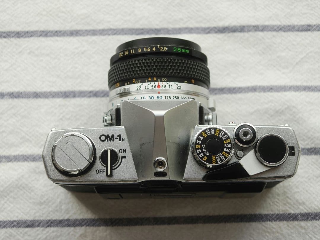 OLYMPUS　OM-1N（28mmf2.8、データバック4付属）