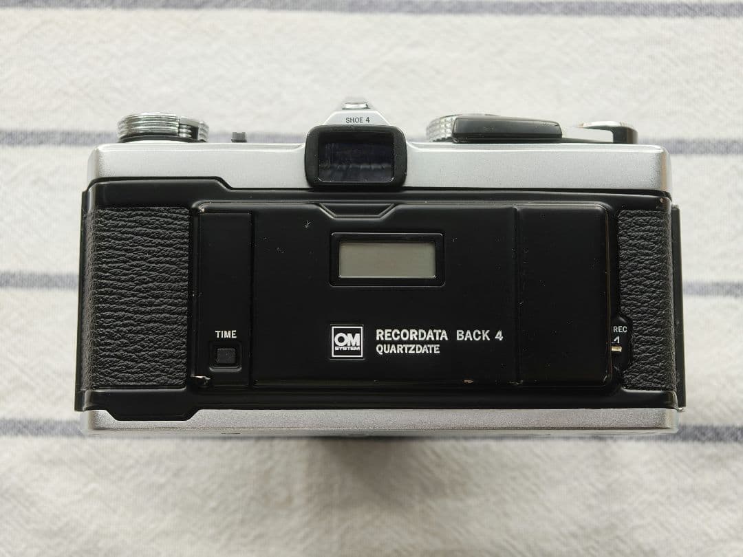 OLYMPUS　OM-1N（28mmf2.8、データバック4付属）