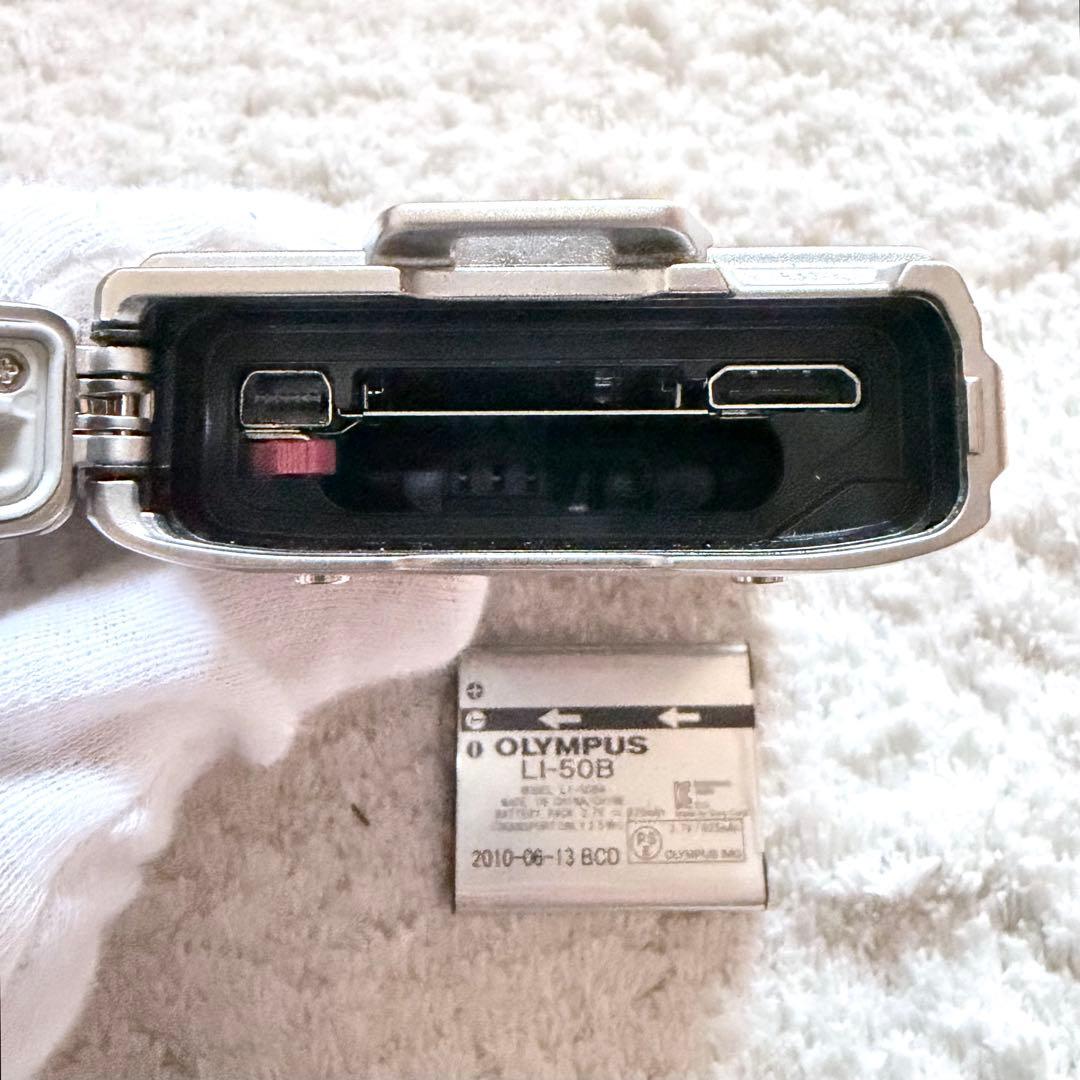 美品【動作確認済】OLYMPUS オリンパス μ TOUGH-8010 シルバー