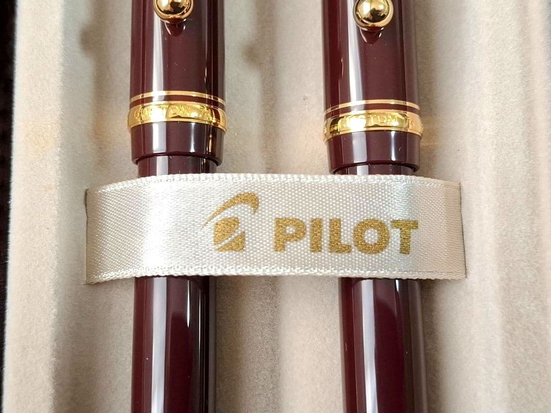 未使用　PILOT　Custom74 ボールペン　シャープペン　ディープレッド