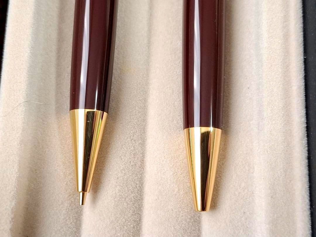 未使用　PILOT　Custom74 ボールペン　シャープペン　ディープレッド
