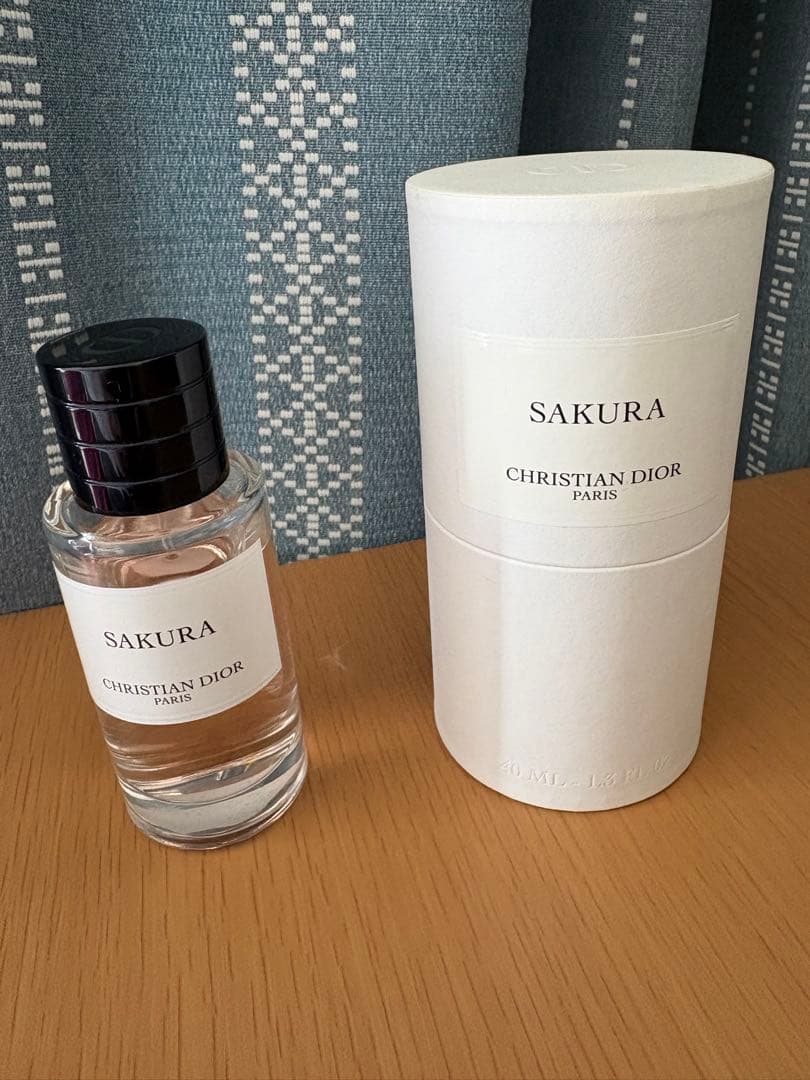 中古 SAKURA CHRISTIAN DIOR 香水