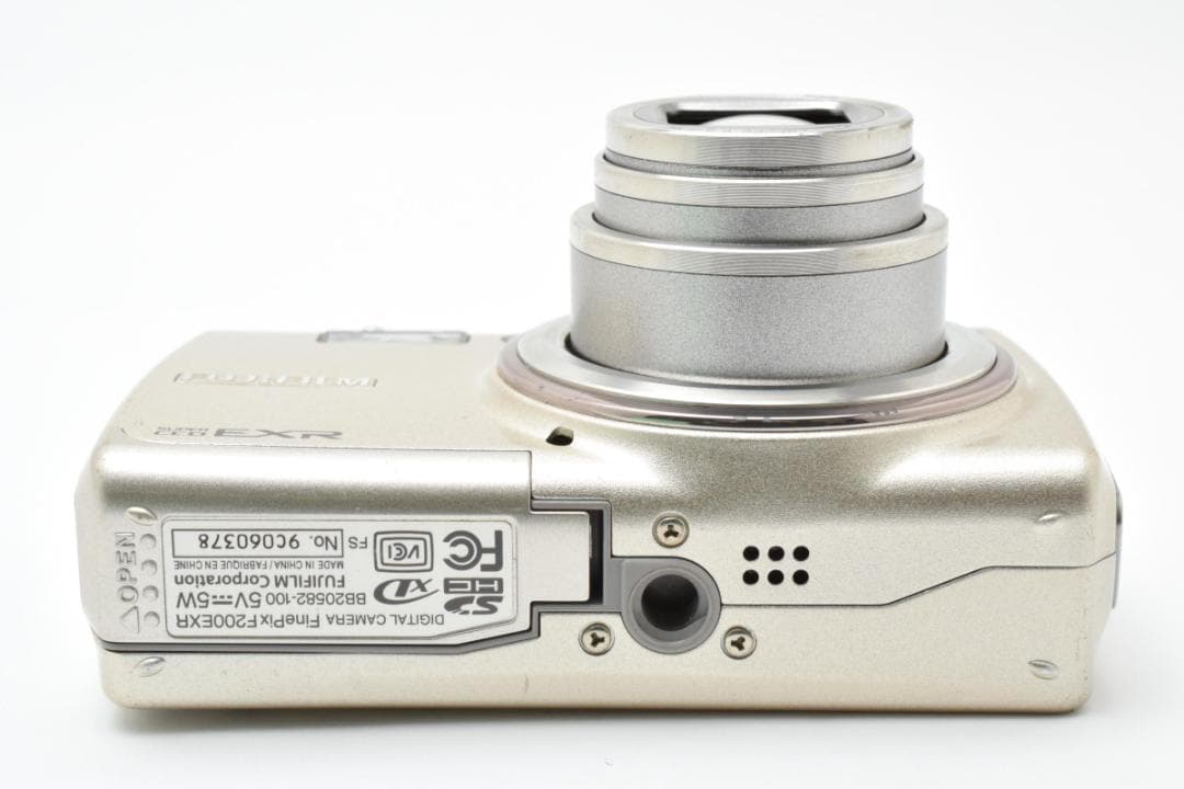 フジフィルム　FUJIFILM FinePix F200EXR ゴールド