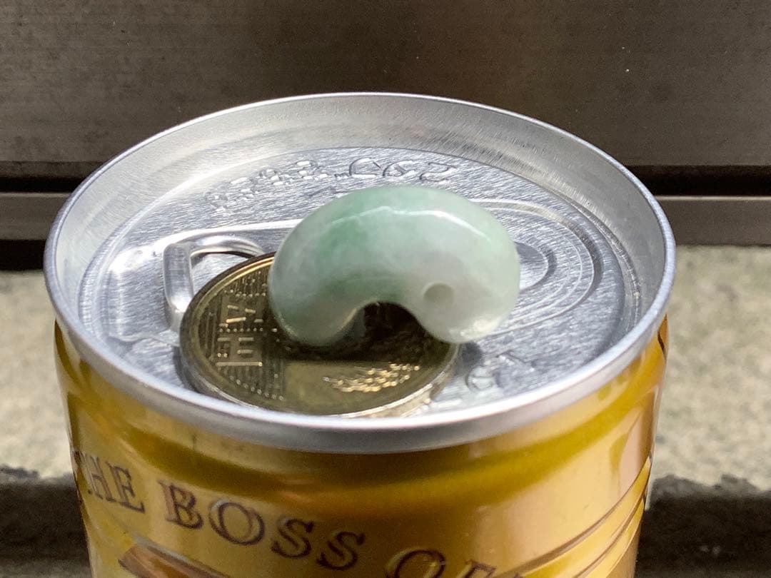 ⭕️高品質の縁起良い勾玉を　糸魚川翡翠ジェダイト　本物の色彩　鑑定ソーティング付‼️