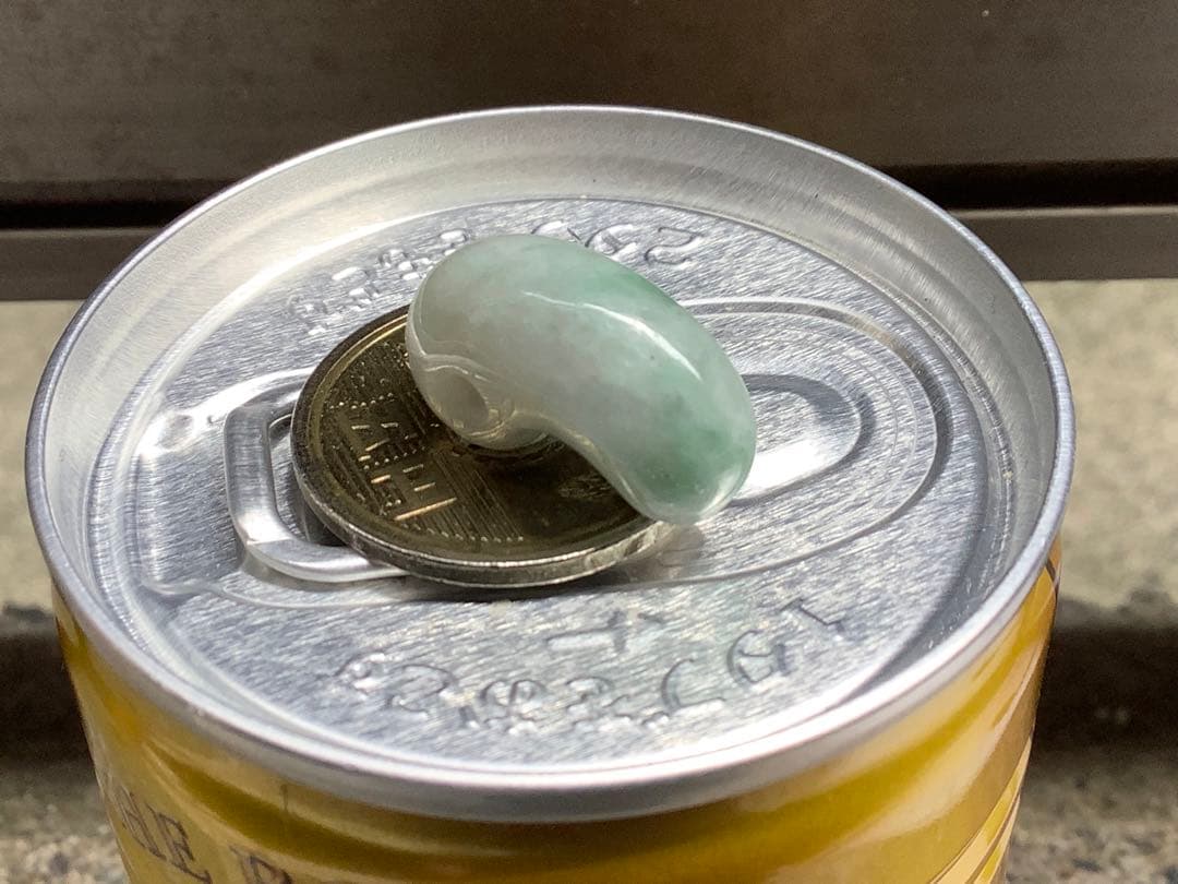 ⭕️高品質の縁起良い勾玉を　糸魚川翡翠ジェダイト　本物の色彩　鑑定ソーティング付‼️