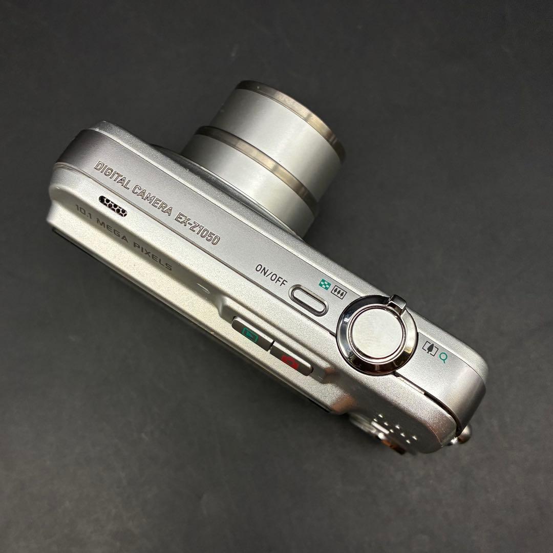 【動作確認済み】CASIO EXILIM EX-Z1050 コンデジ　充電器付き