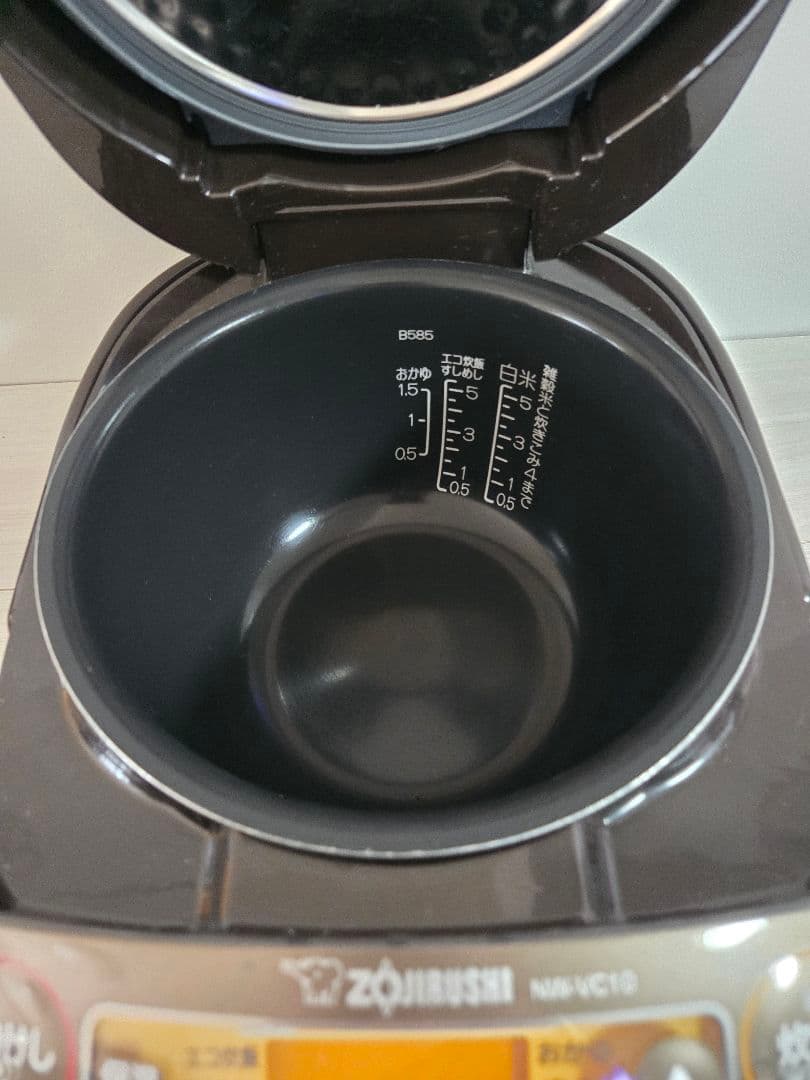 【美品】象印 NW-VC10 炊飯器 5.5合炊き ダークブラウン