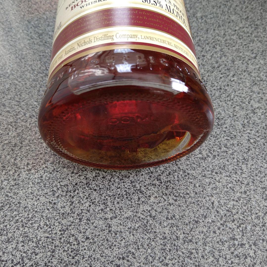 Wild Turkey 8年 バーボンウィスキー 700ml