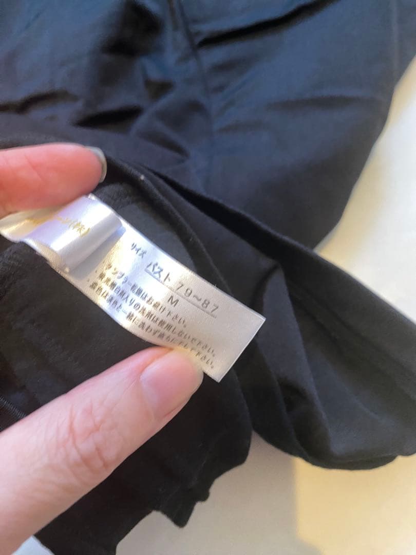 ヨサ　yosa ウェアラジウム　トップス　人気な　Uネック　未使用