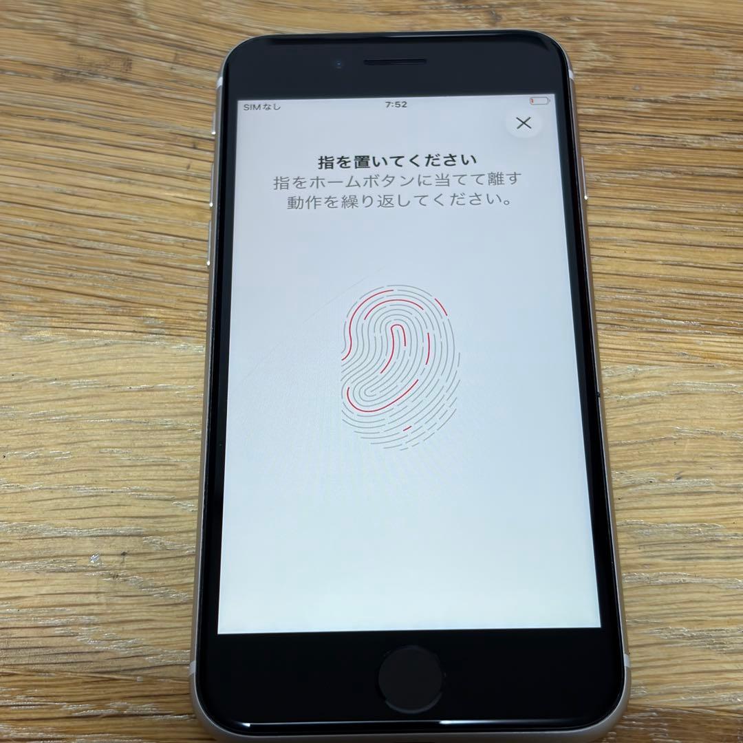 ト*タ様 バッテリー新品　iPhoneSE第3世代64GB SIMフリー