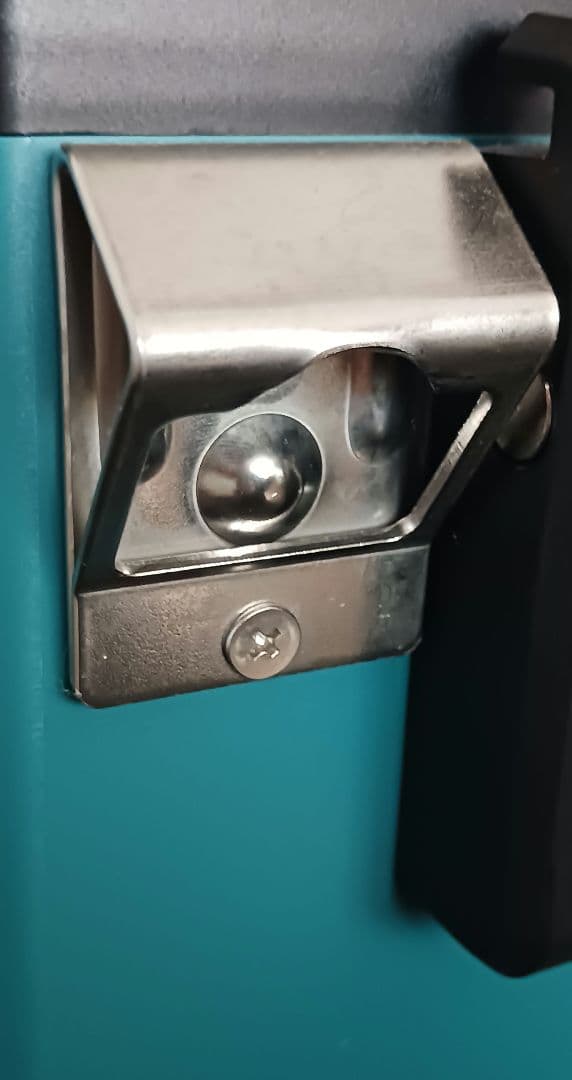 Makita CW004G 充電式保冷温庫29L