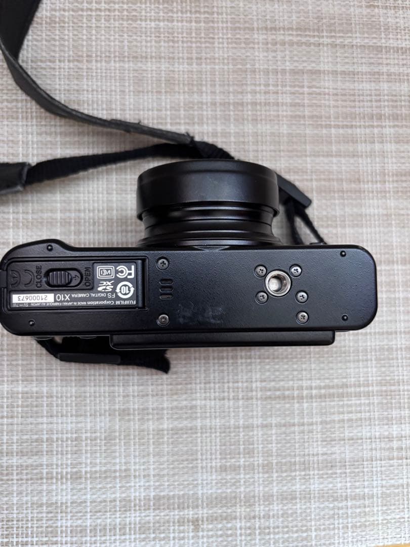 【美品】FUJIFILM X10 デジタルカメラ