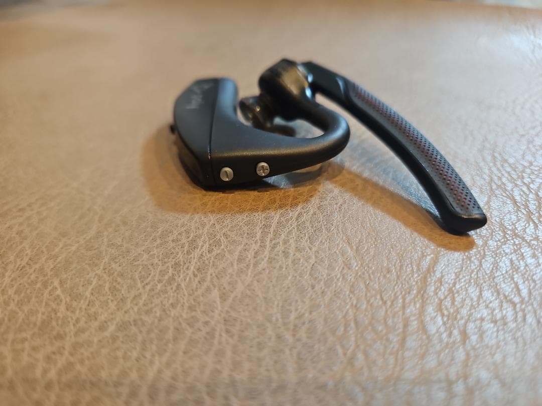 新品【plantronics Voyager 5200】ワイヤレス イヤホン