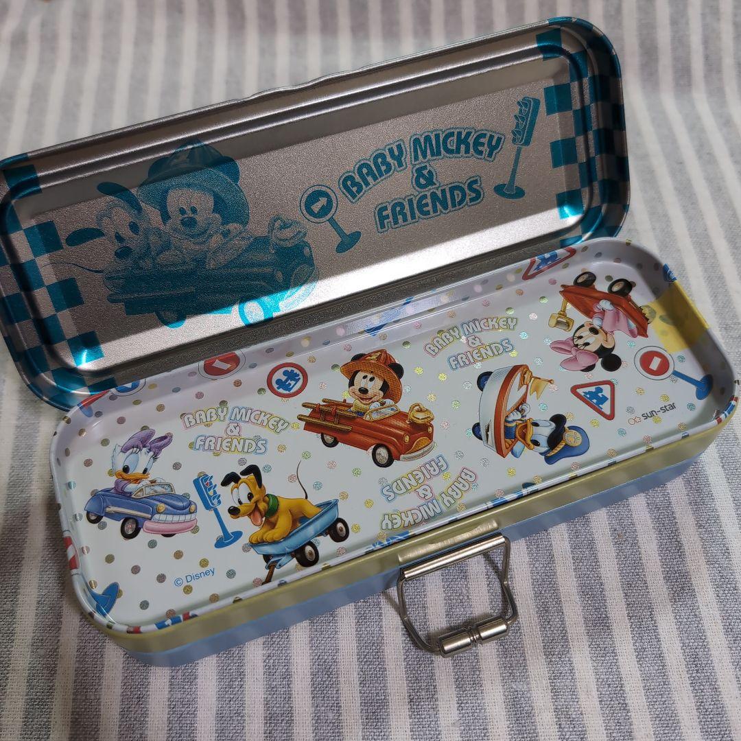 ディズニー　缶ペンケース