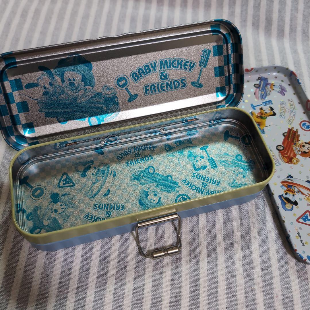 ディズニー　缶ペンケース