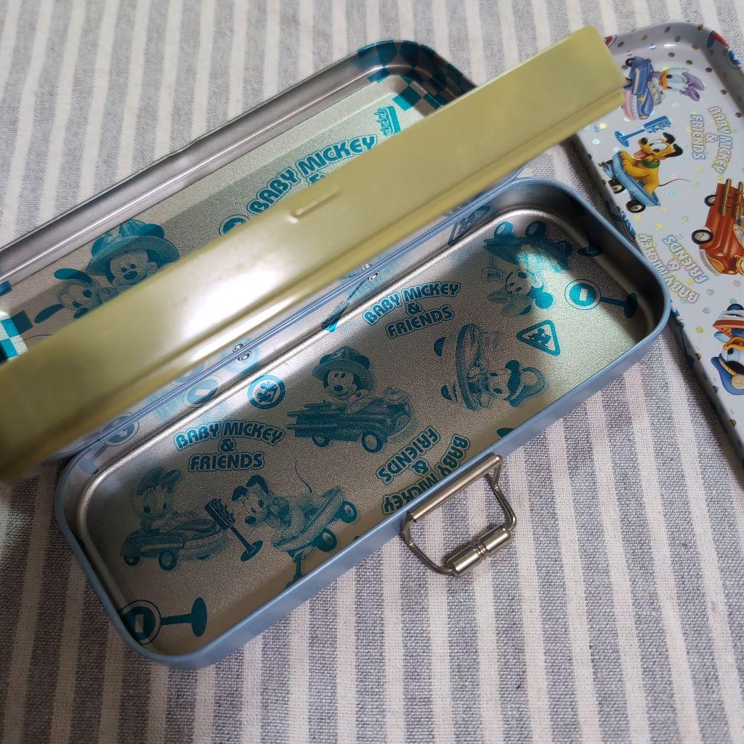ディズニー　缶ペンケース