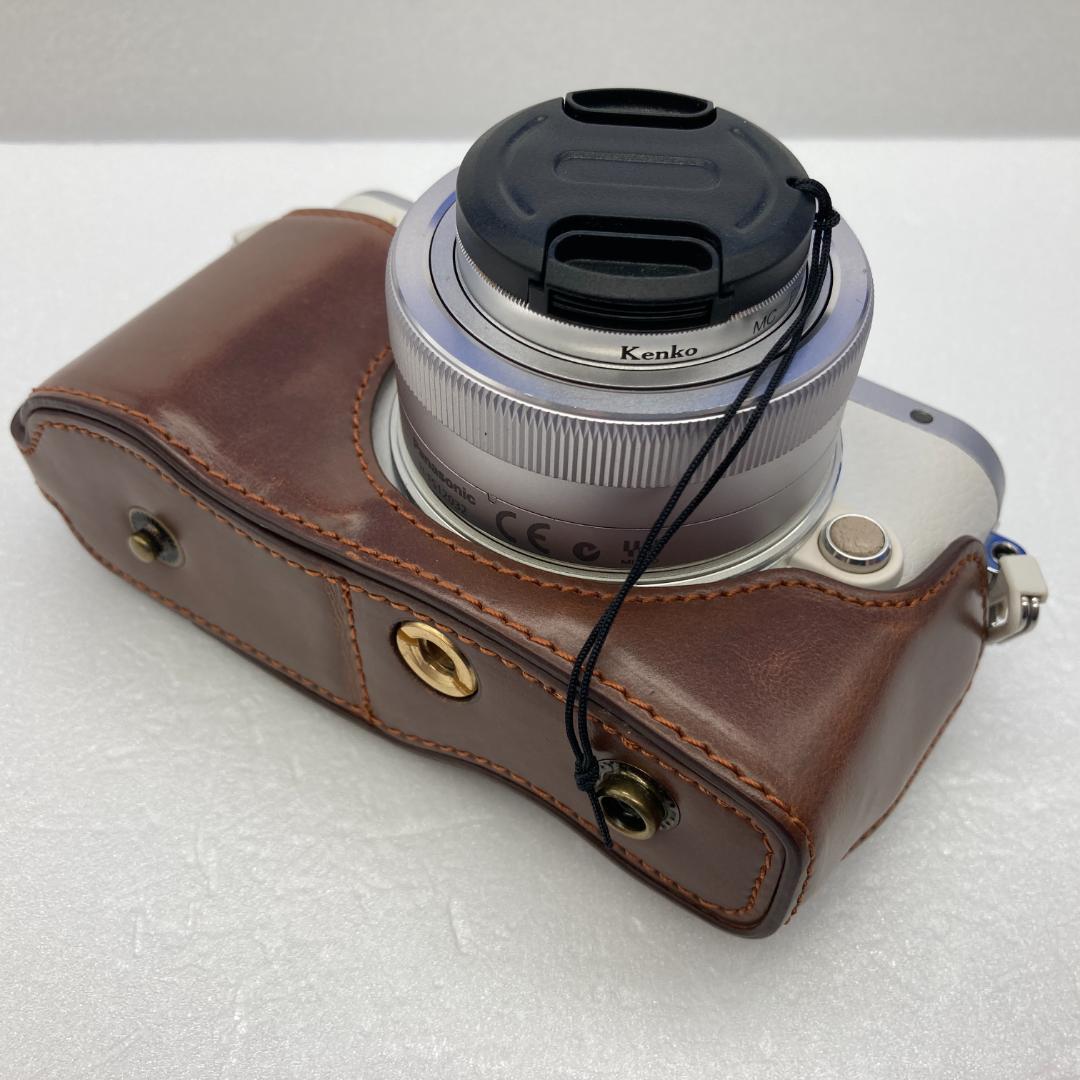 OLYMPUS PEN E-PL8　LUMIX G VARIO 12-32mm