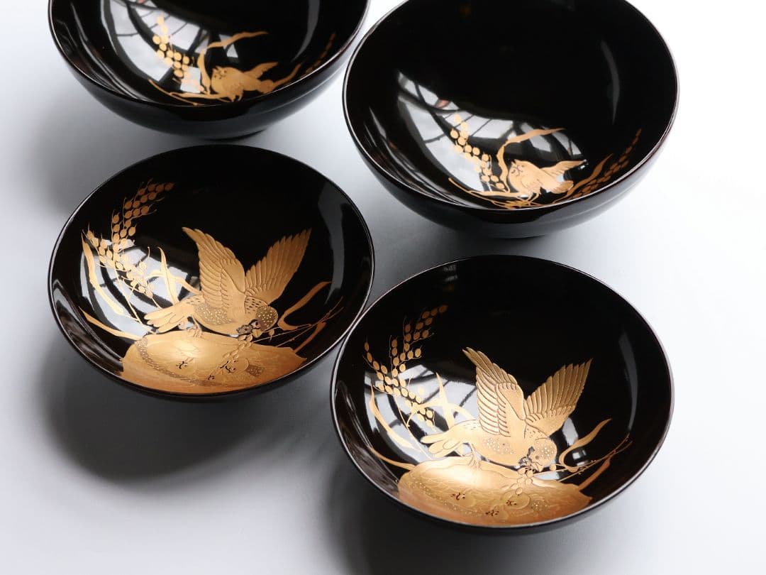 【MB288】天然木漆塗 親子雀と稲穂金蒔絵 黒椀 二客 大正昭和 漆芸 漆器