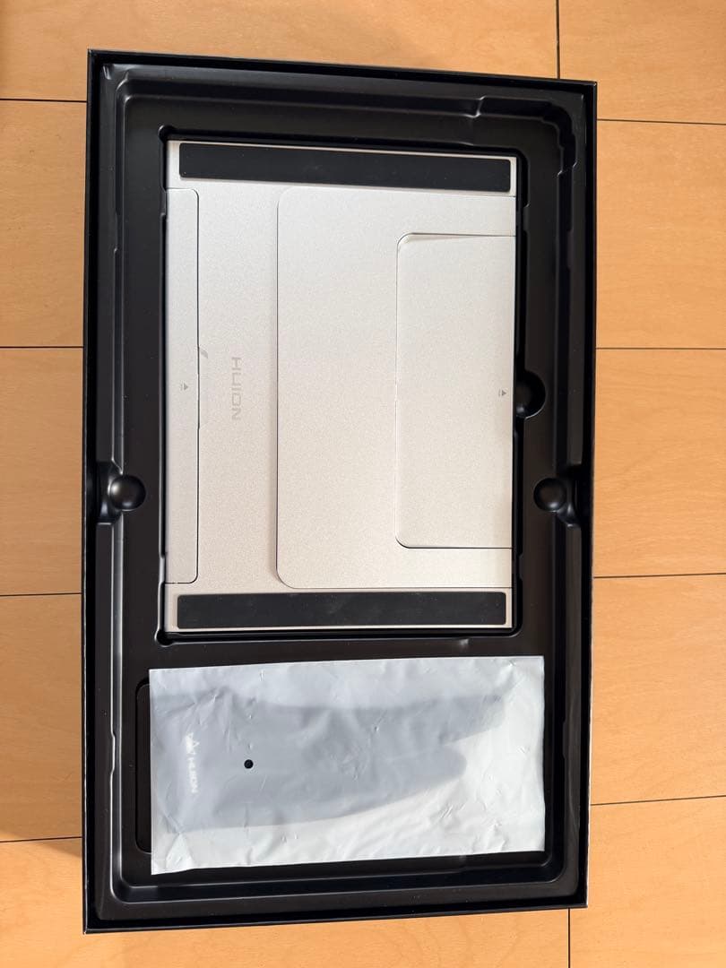 【美品】HUION 液晶ペンタブレット Kamvas Pro16 (2.5K)