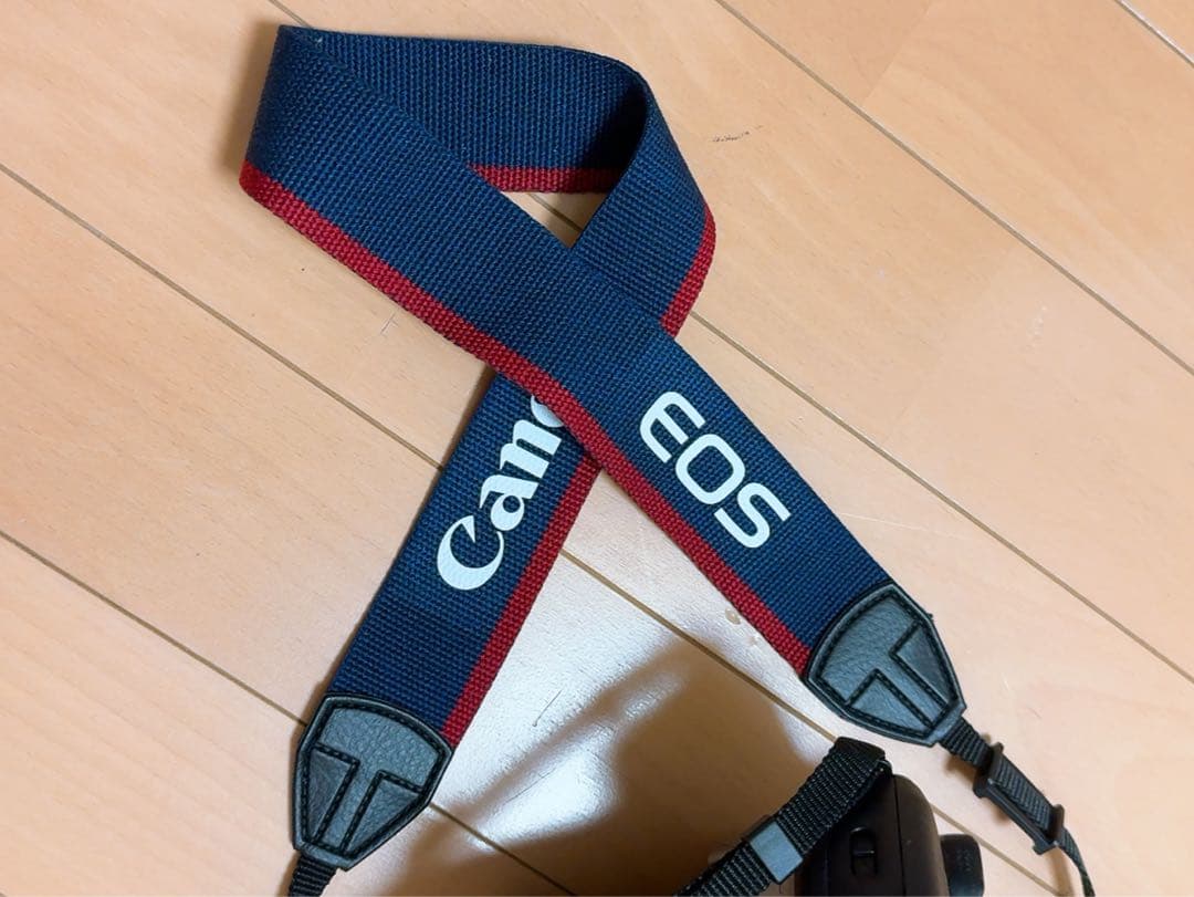 Canon キヤノン製 フィルム一眼レフカメラ「EOS Kiss」