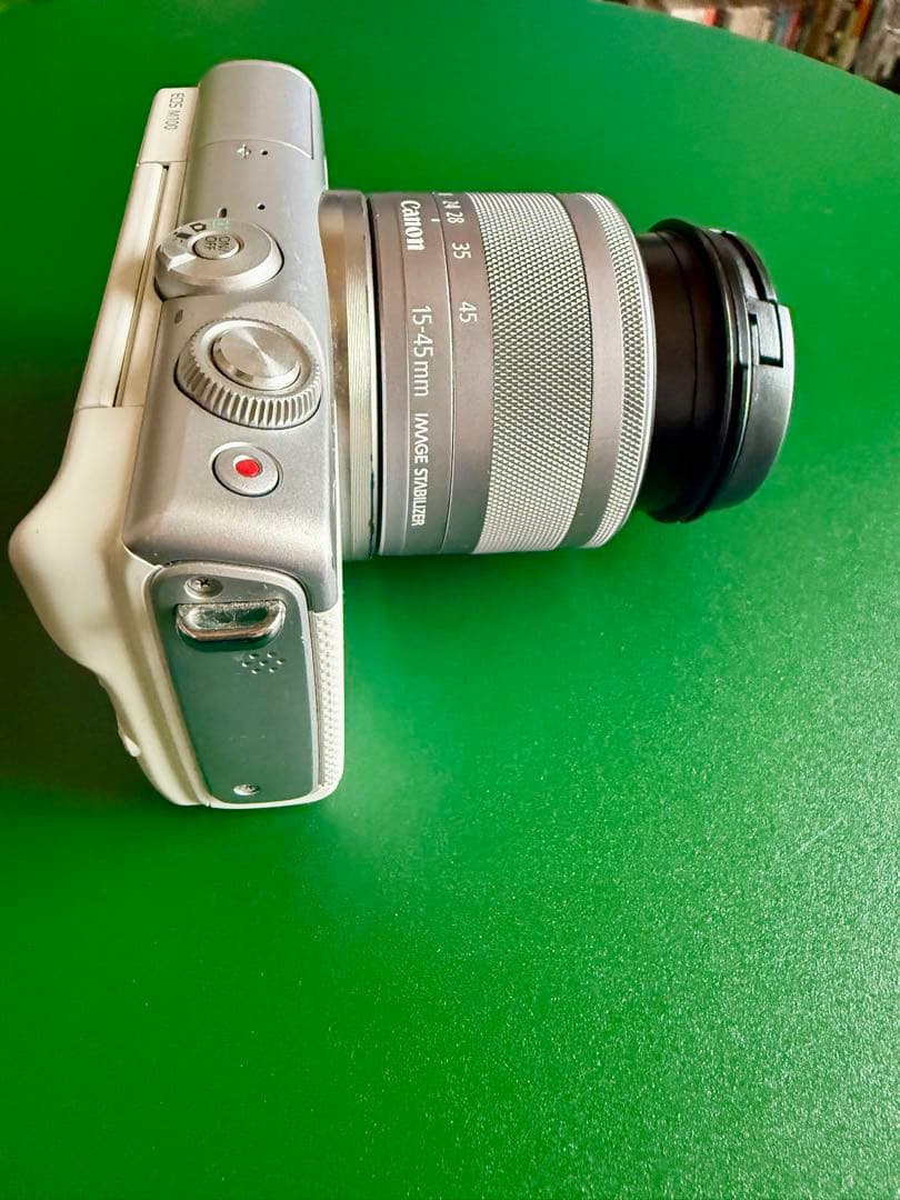 Canon EOS M100 ミラーレス一眼カメラ 標準レンズ バッテリー付き