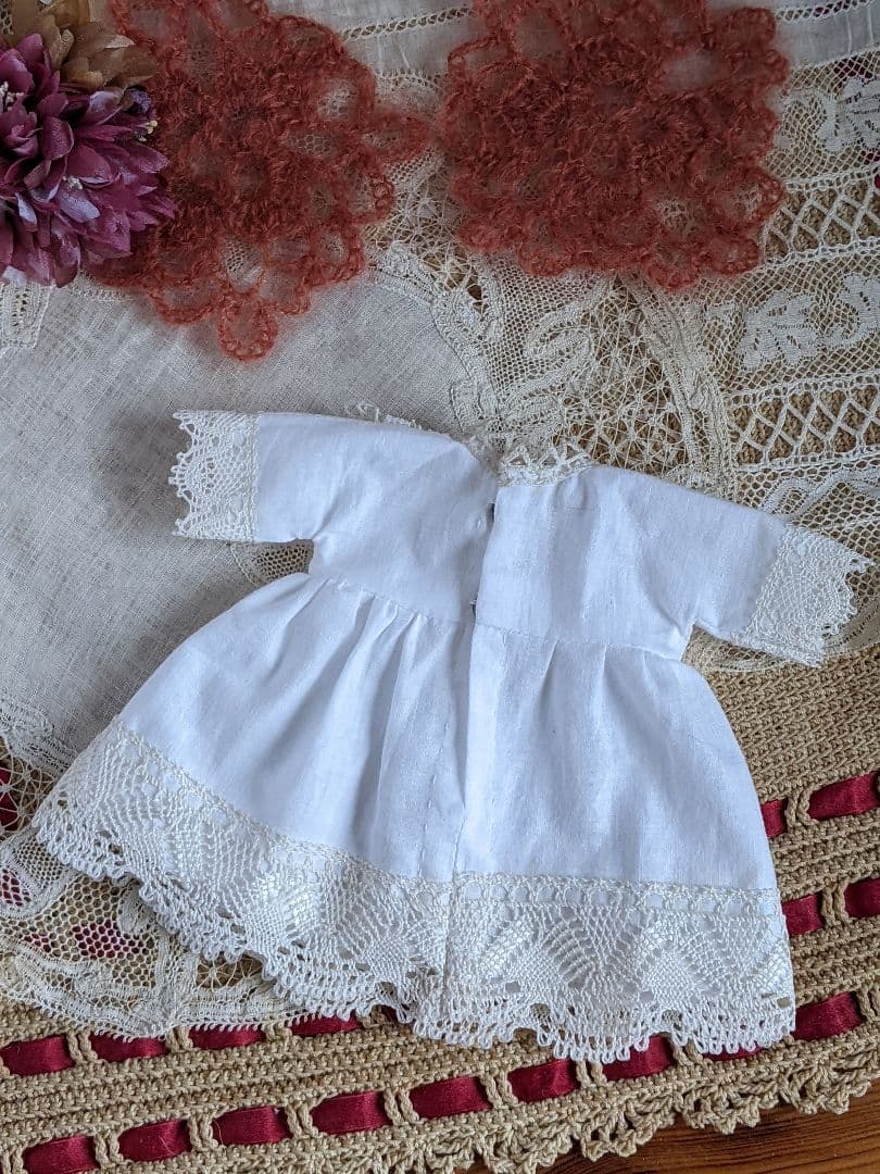 【e】アンティークビスクドールミニョネット用のワンピース