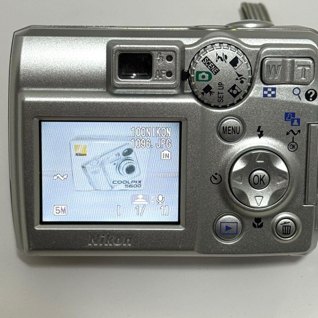 ニコン クールピクス 5600 箱付き 電池付き デジカメ シルバー 説明書有