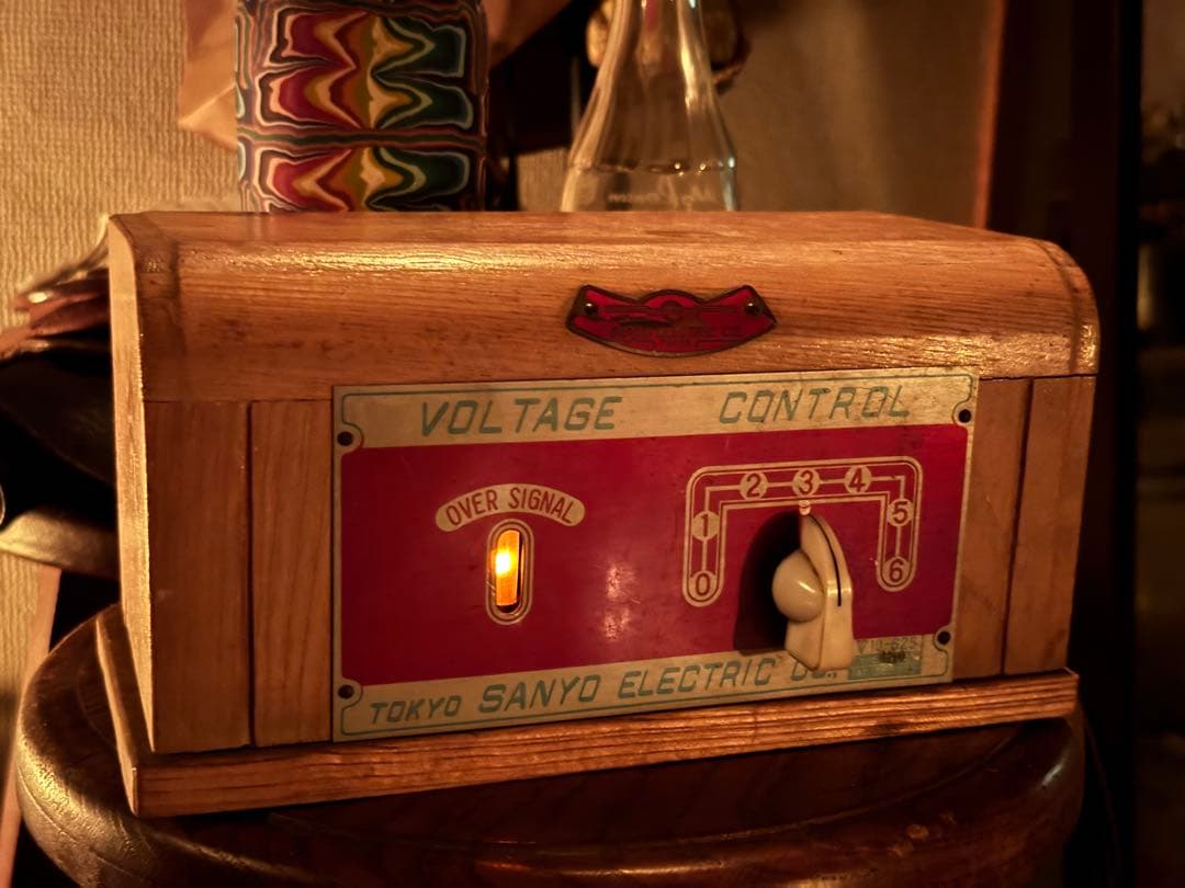 【極美品】昭和レトロ 東京三洋電機 電圧調整器 木製ケース SANYO 実動品