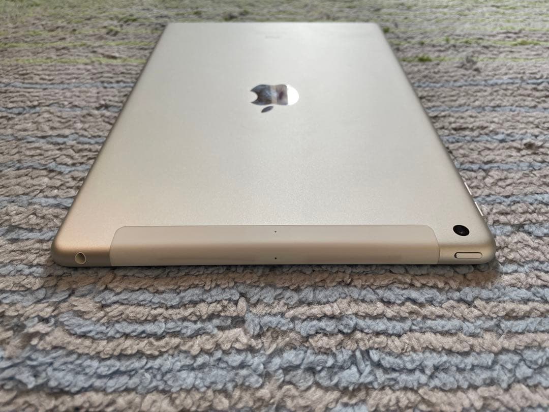 iPad 第8世代 SIMフリー 32GB【SAランク】