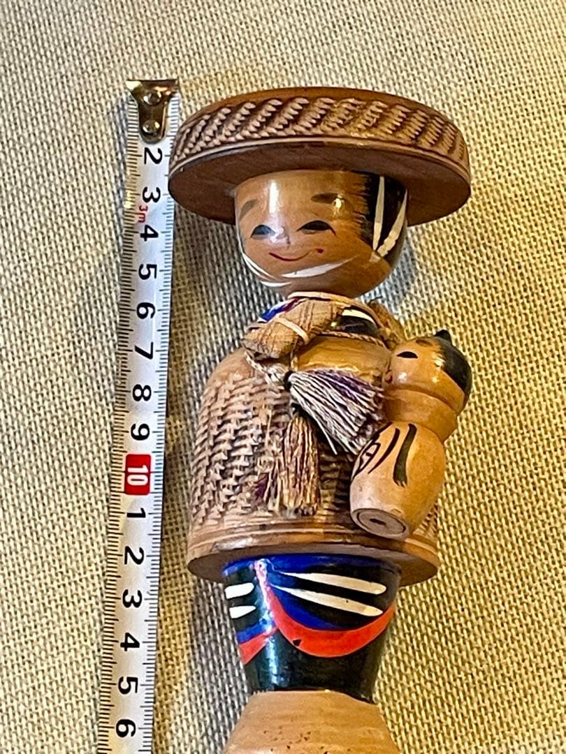 VINTAGE 木製こけし人形 笑顔のデザイン Rare. Miss Happy