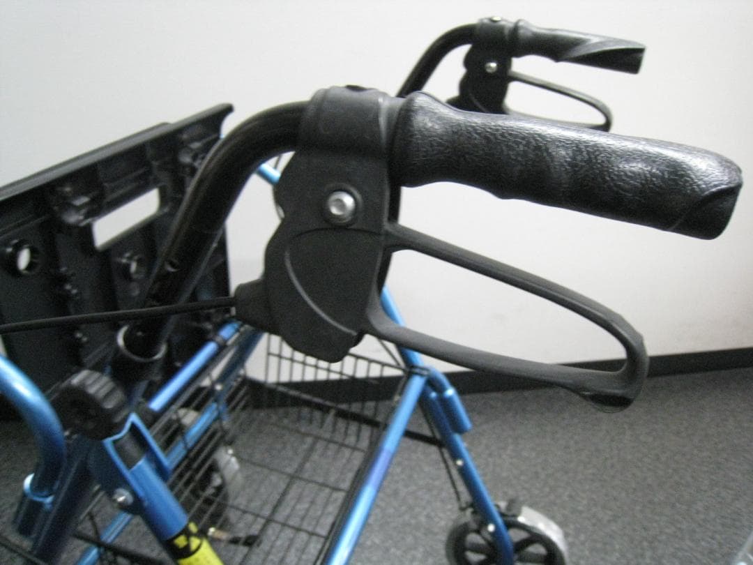 ハッピーⅡ NB 竹虎 歩行器 介護用品 ブルーメタリック バスケット付き