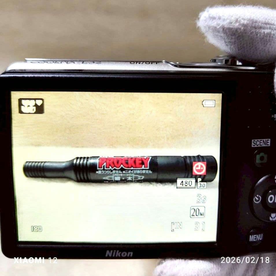 美品✨NIKON COOLPIX L32 シルバー 単3電池 オールドコンデジ