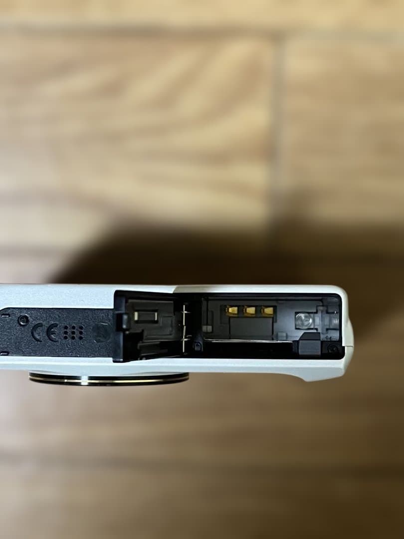 CASIO EXILIM EX-ZR100 コンパクトデジタルカメラ