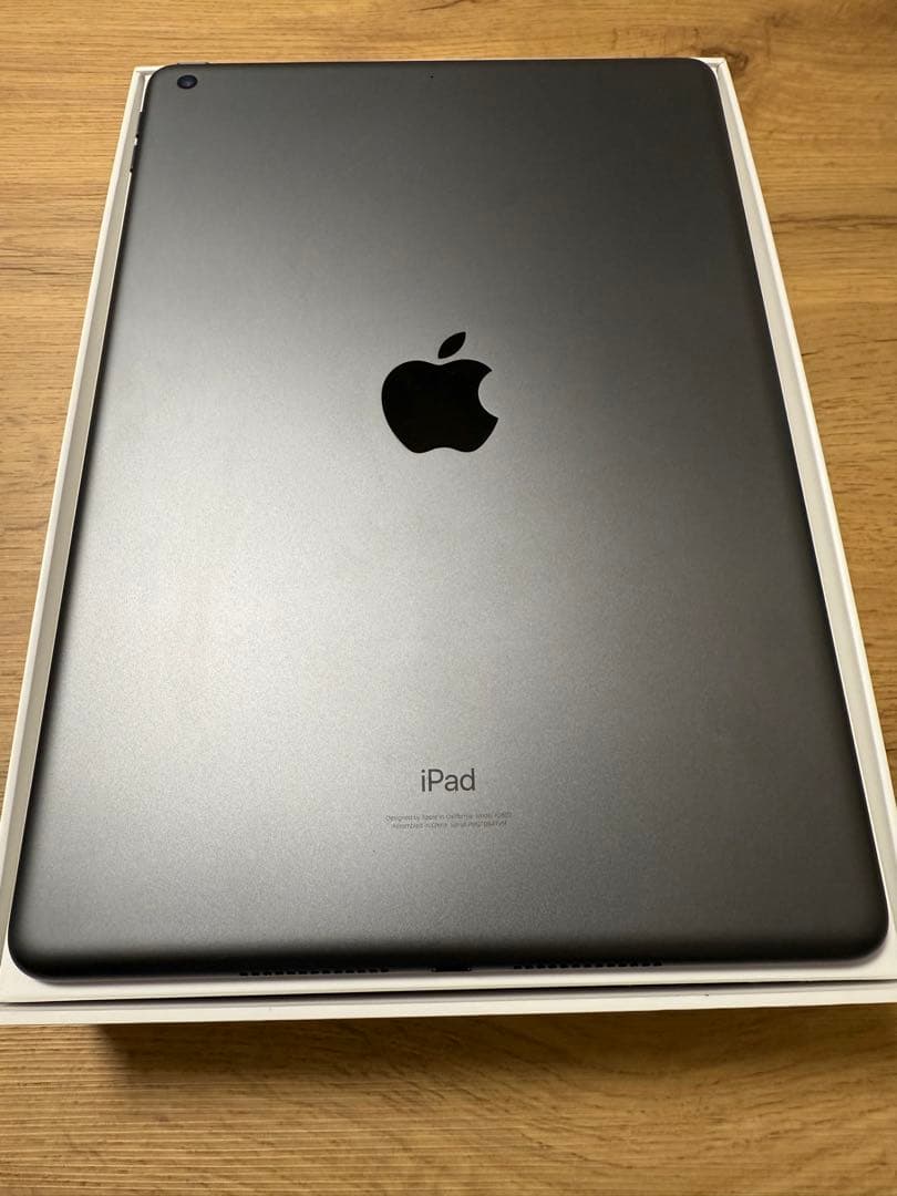 iPad 第9世代 256GB Wi-Fiモデル スペースグレイ ケース付き