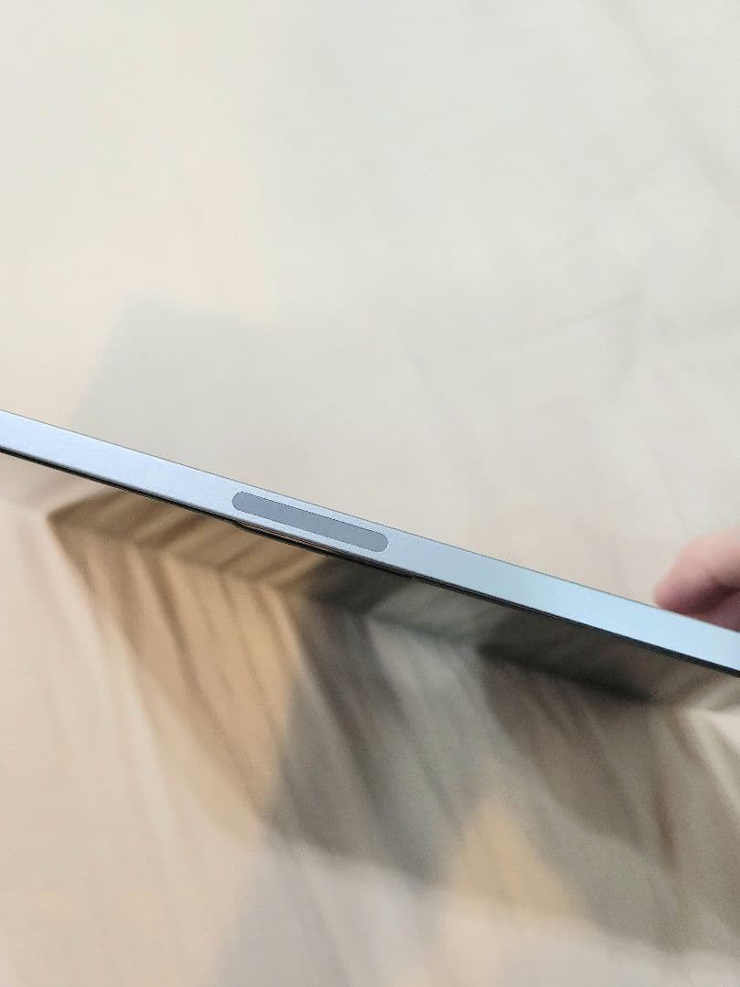 【美品】Apple iPad Air M2 128GB シルバー アクセサリー付