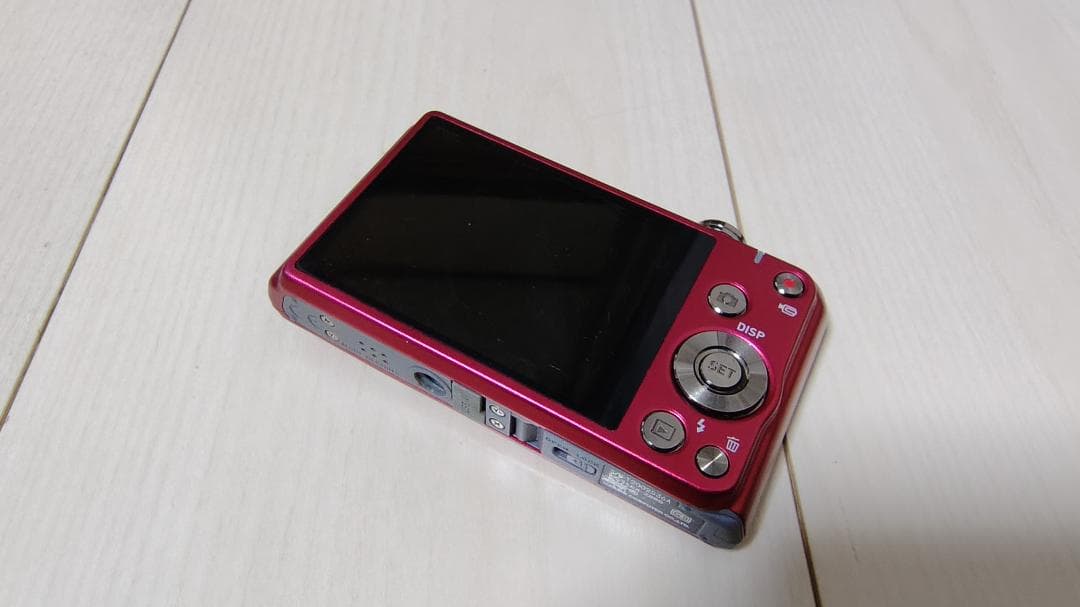 美品 動作確認済 CASIO EXILIM EX-Z880 赤 軽量 胸ポケット