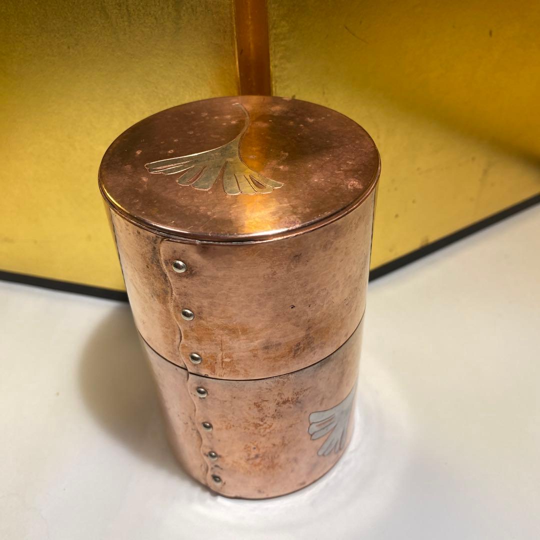 銅製茶筒花模様