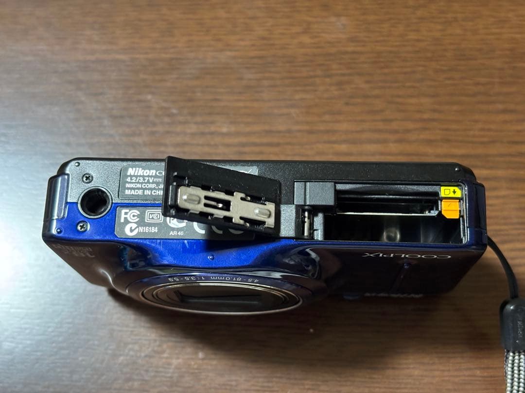 Nikon COOLPIX S9300 ブルー ボタン操作誤認識、液晶難あり