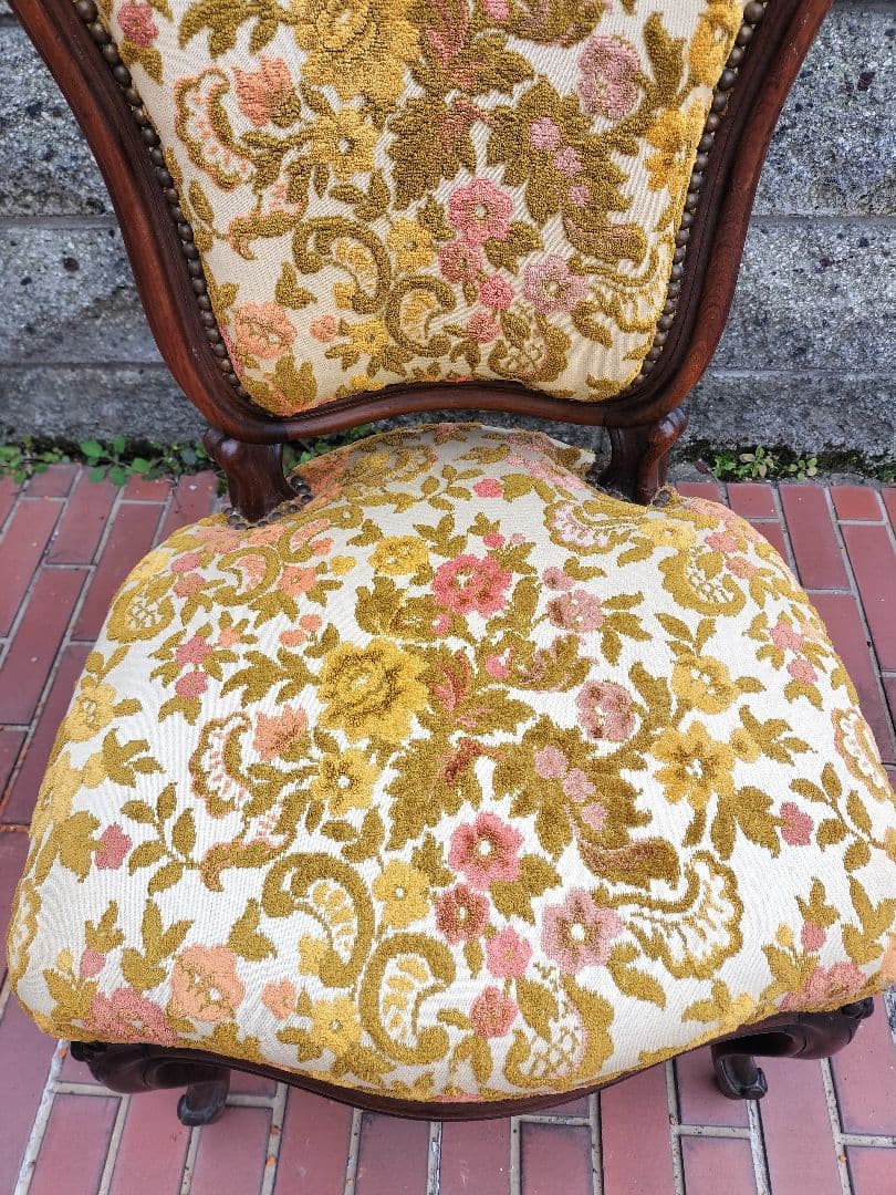 アンティーク　フランス　猫足　花柄　刺繍　木製椅子　チェア