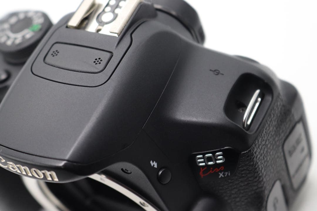 美品ですが訳あり 【Canon EOS Kiss X7i ダブルレンズセット】